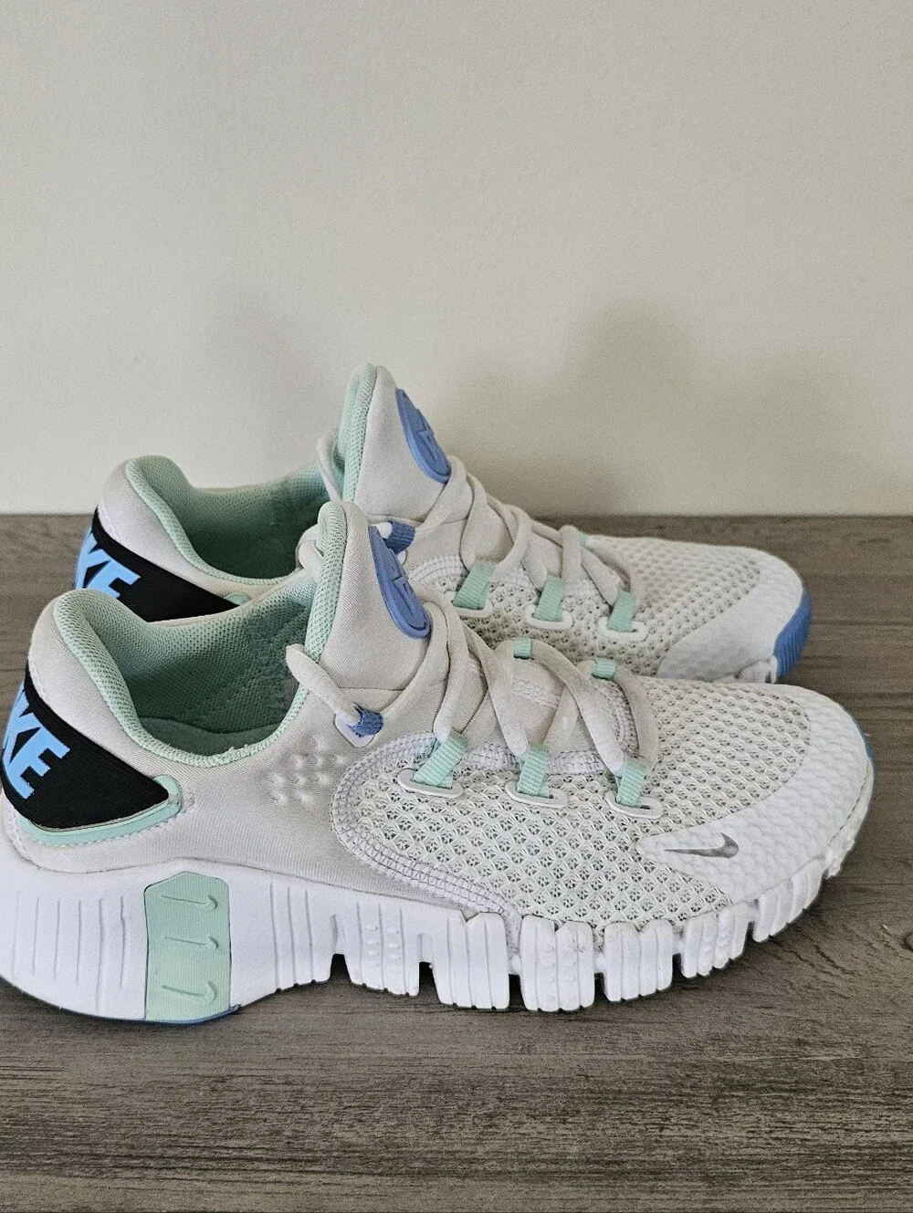 Nike Women’s Free Metcon 4 'White Mint Foam' Size 5.5